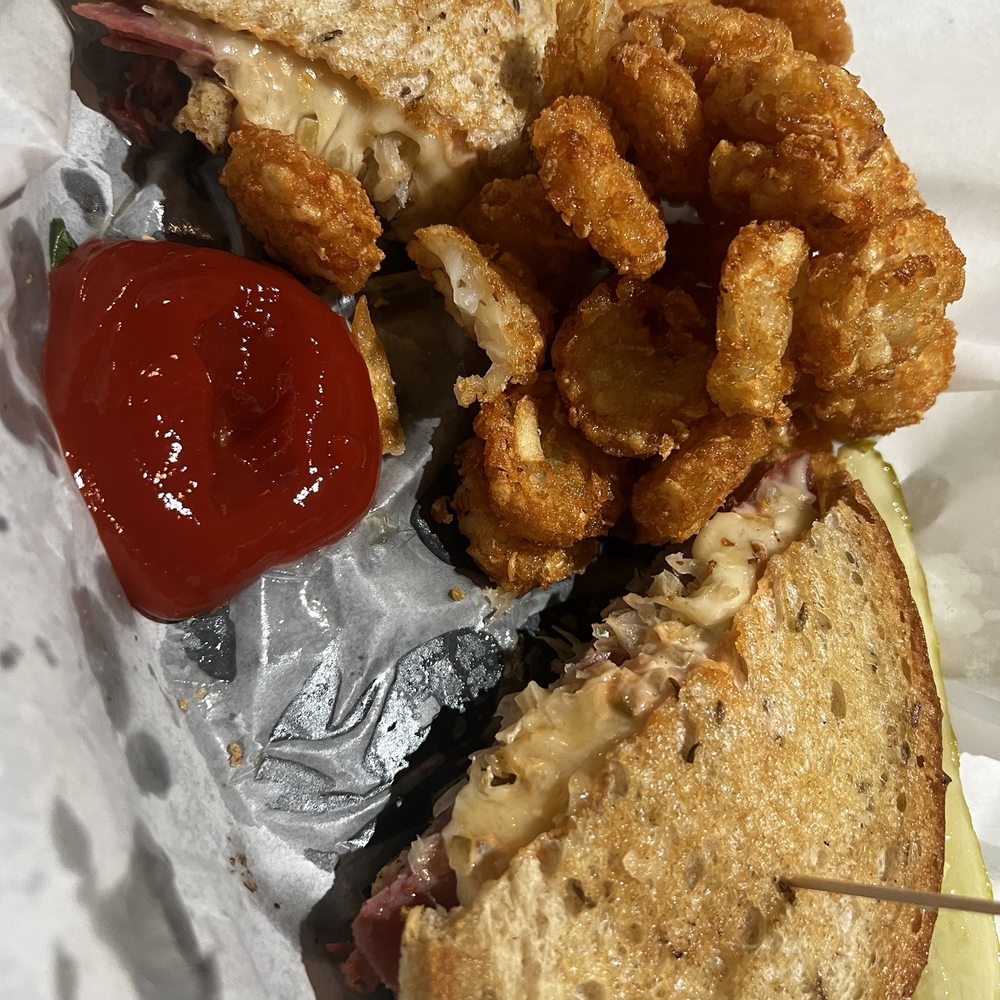 Reuben with tater tots
