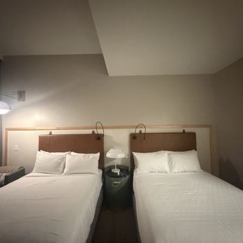 Hotel Verdant - Hotels Near Me - Racine, Wisconsin