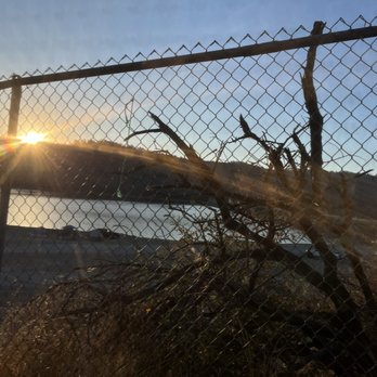 Collins Lake Recreation Area - Early 6.30am, it's scorching hot at 90F, this is the view, sad - Lakes Near Me - Browns Valley, California
