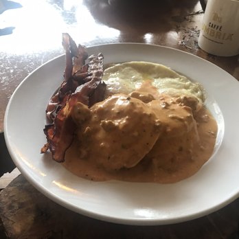 Elements Restaurant - Biscuits and gravy - Breakfast & Brunch Near Me - Vancouver, Washington