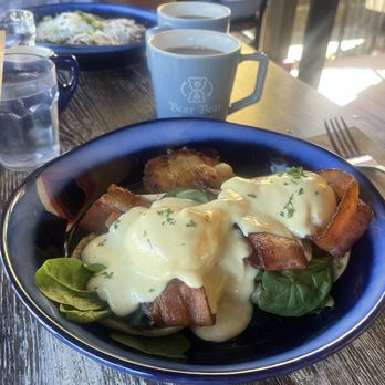 Bear Bear - The eggs Benedict with lots of bacon - Breakfast & Brunch Near Me - Leavenworth, Washington