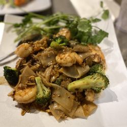 Yupha's Thai Kitchen - Pad see ew ($14, add shrimp $4)