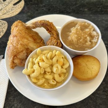 Pearl’s Diner - Fried chicken, mac and cheese, rice and gravy, and cornbread - American Near Me - Laurel, Mississippi