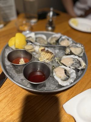 Hank's Oyster Bar, Old Town by null