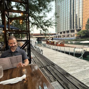 Pinched on the River - Mediterranean Near Me - Chicago, Illinois