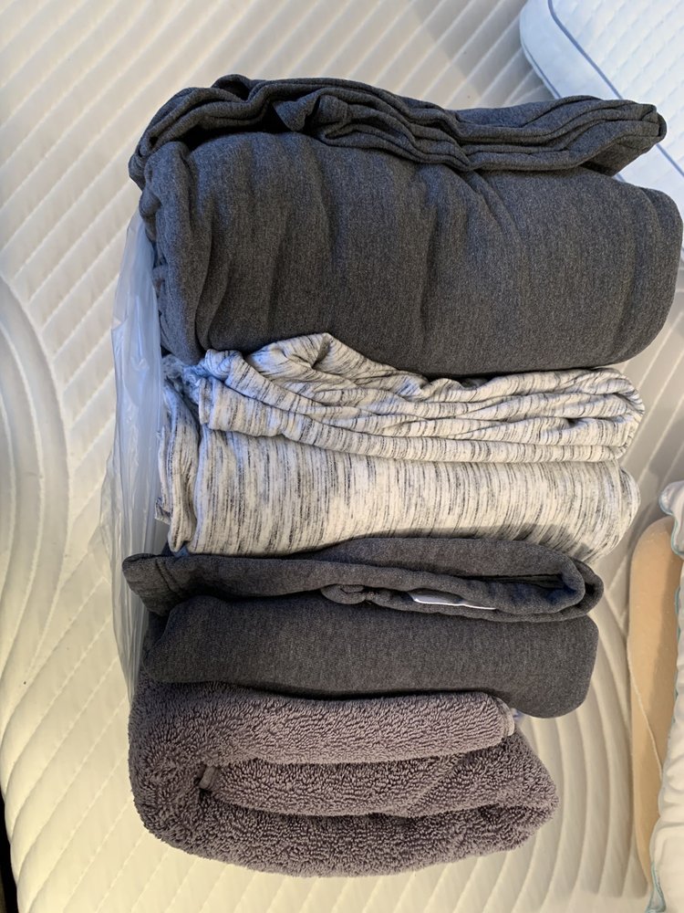 THE LAUNDRY LOUNGE - Updated July 2024 - 12 Photos & 22 Reviews - 835 E ...