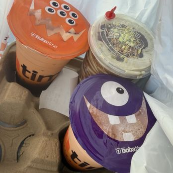 It's Boba Time - 2 Thai iced teas and Dubai Frappe - Bubble Tea Near Me - San Diego, California