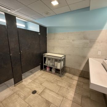 Wasserhund Brewing Company - Women's bathroom - Pizza Near Me - Chesapeake, Virginia Wasserhund Brewing Company - Women's bathroom - Pizza Near Me - Chesapeake, Virginia