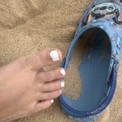 Elizabeth Nails - I've never had gel polish peel so bad they did a half ass job on my pedicure.