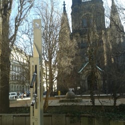 Martin-Luther-Platz - Turmfalken beobachten. Eine Station vom Erlebnispfad Dresden Äußere Neustadt
