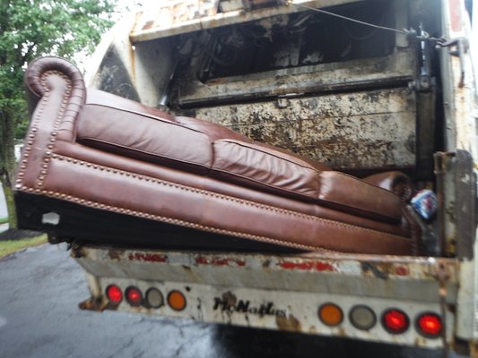 Couch Removal - Don't Stress Over Your Old Couch - Let Us Handle the Removal for You Our team specializes in providing efficient and affordable junk removal services to both residential and commercial clients