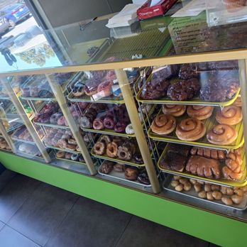 AM Donut & Yogurt - Great fresh selection... - Donuts Near Me - Monrovia, California