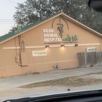 Dodd Animal Hospital - The side of building as I'm pulling in the driveway - Veterinarians Near Me - San Antonio, Texas Dodd Animal Hospital - The side of building as I'm pulling in the driveway - Veterinarians Near Me - San Antonio, Texas