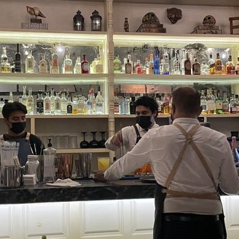 Emiliano Comida y Vino - Extravagant bar - Wine Bars Near Me - Tepic, NAY