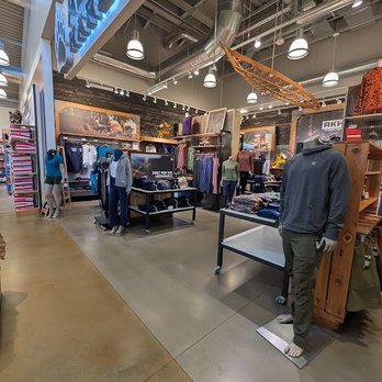 Duluth Trading Company - Men's & Woman's clothing - Women's Clothing Near Me - Spokane Valley, Washington