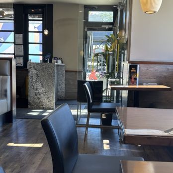 Bin 4 Burger Lounge - Burgers Near Me - Vancouver, British Columbia