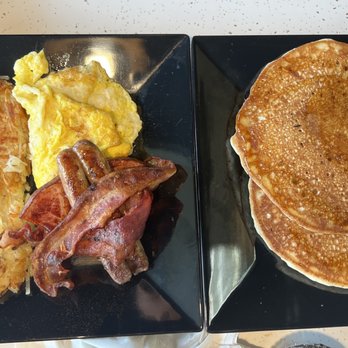 Browns Point Diner - Big Breakfast. Delicious. The pancakes were perfection! - New American Near Me - Tacoma, Washington