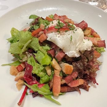 Aux Trois Maries - Salade Lyonnaise. Or my name for it: Salade Lardon - French Near Me - Lyon, 69