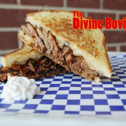 Dizzy Izzy's Food Truck - Smoked Briskets, White Cheddar Cheese, Home Made BBQ Sauce