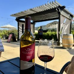 Solis Winery - Syrah + music by Asher Stern