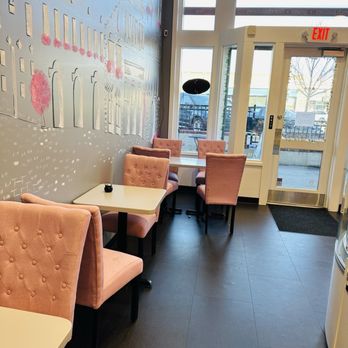 Le Macaron French Pastries - Desserts Near Me - Carmel, Indiana