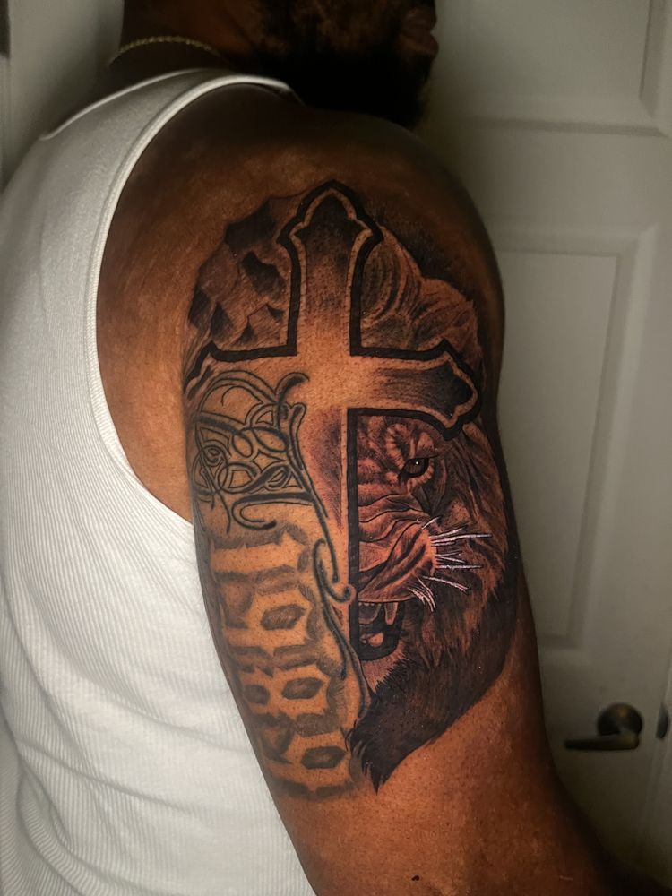 Doloink Tattoos, Parkville Roadtrippers