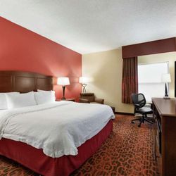 Hampton Inn Abilene - Guest room