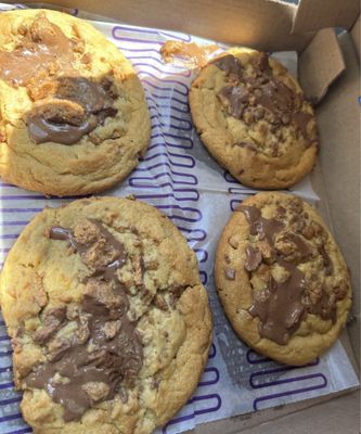 Insomnia Cookies by null
