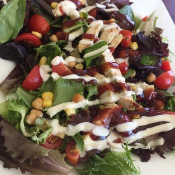 Jules on the Green - BBQ Chicken Salad Bowl - Cafes Near Me - Essex, Vermont