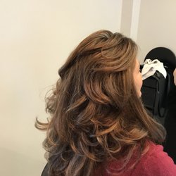 Uno The Salon