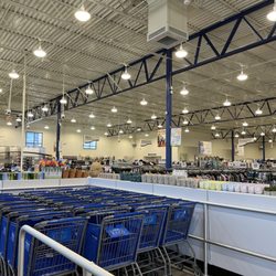 Goodwill Superstore - Men's dressing rooms upfront