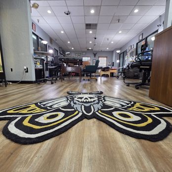 River City Tattoo - They've got these killer rugs everywhere! - Tattoo Near Me - Sacramento, California River City Tattoo - They've got these killer rugs everywhere! - Tattoo Near Me - Sacramento, California