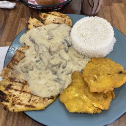 Chicken with mushroom sauce