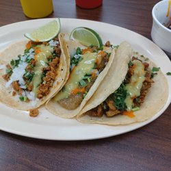 El Azteca Supermercado Y Taqueria