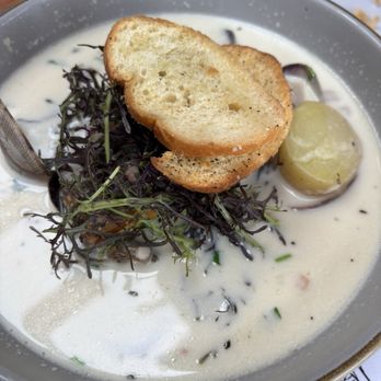 Barrel House Tavern - Clam chowder - New American Near Me - Sausalito, California