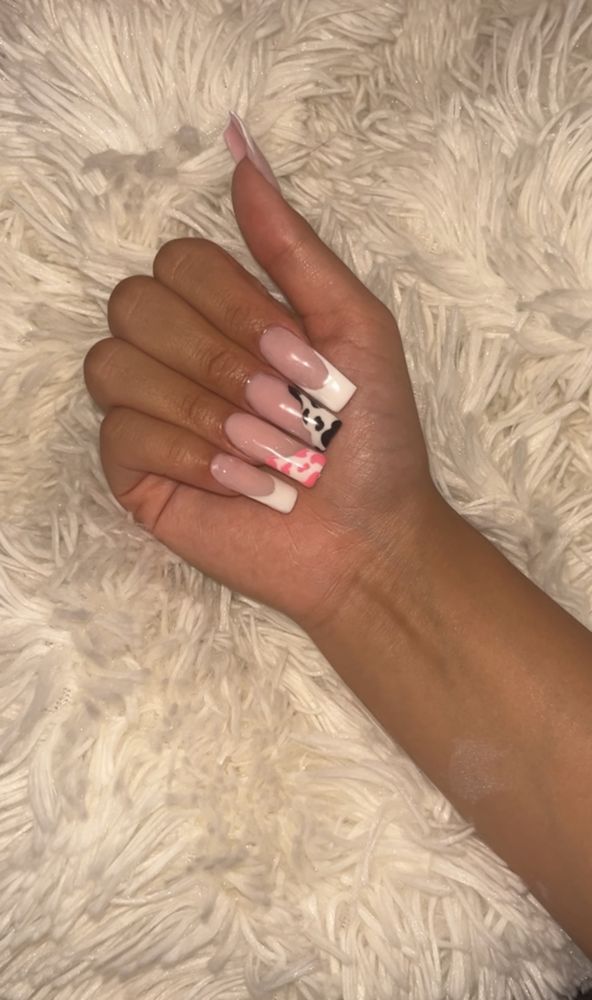 Nails-e Logo