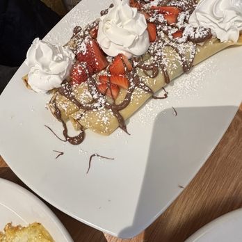 Broken Yolk Cafe - Breakfast & Brunch Near Me - Irvine, California