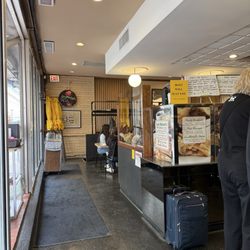 Lou Mitchell's - Inside