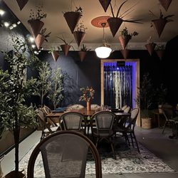 Basbousa - Dining room