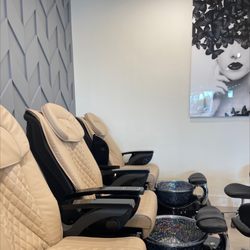 Social file nails & spa