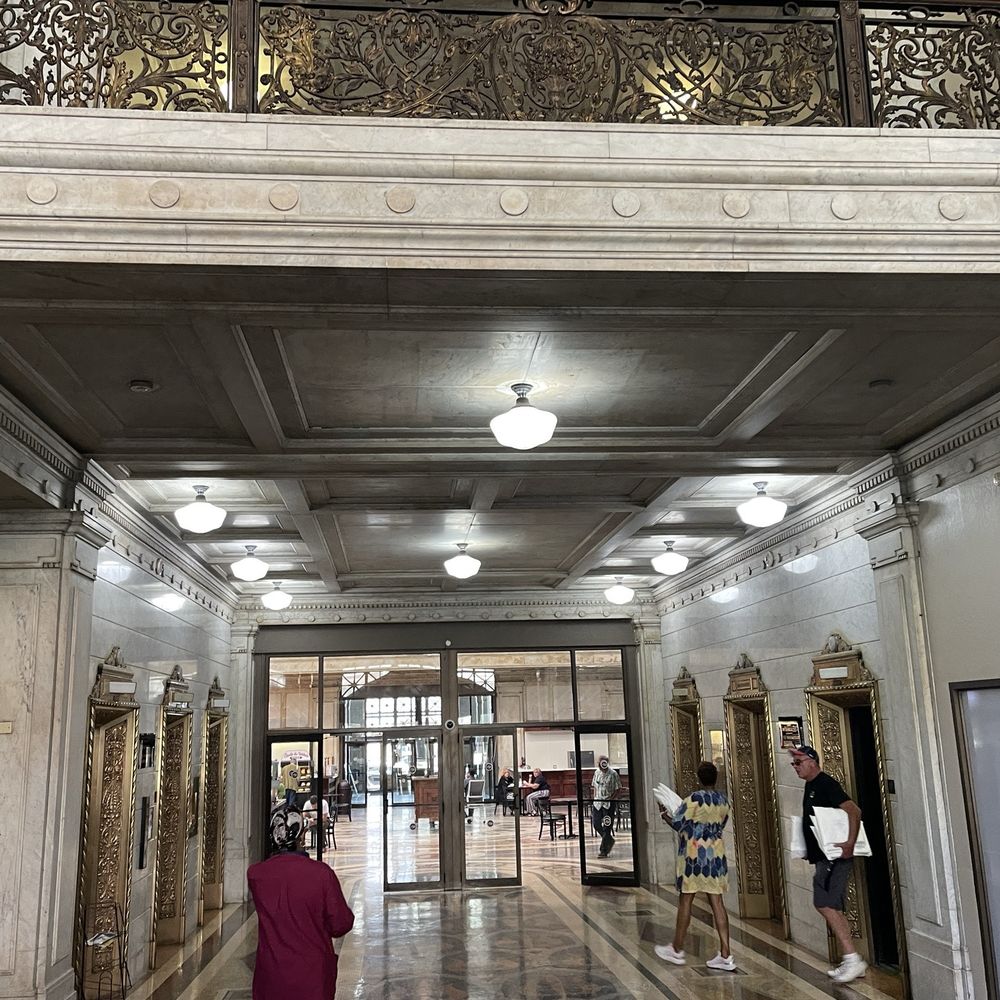 Ellicott Square Building - Shopping Centers Near Me - Buffalo, New York