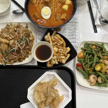 Singapore Hawker - malaysian curry laksa, sambal green beans, roti canai, char kuey teow, and deep fried squid - Singaporean Near Me - Burnaby, British Columbia Singapore Hawker - malaysian curry laksa, sambal green beans, roti canai, char kuey teow, and deep fried squid - Singaporean Near Me - Burnaby, British Columbia
