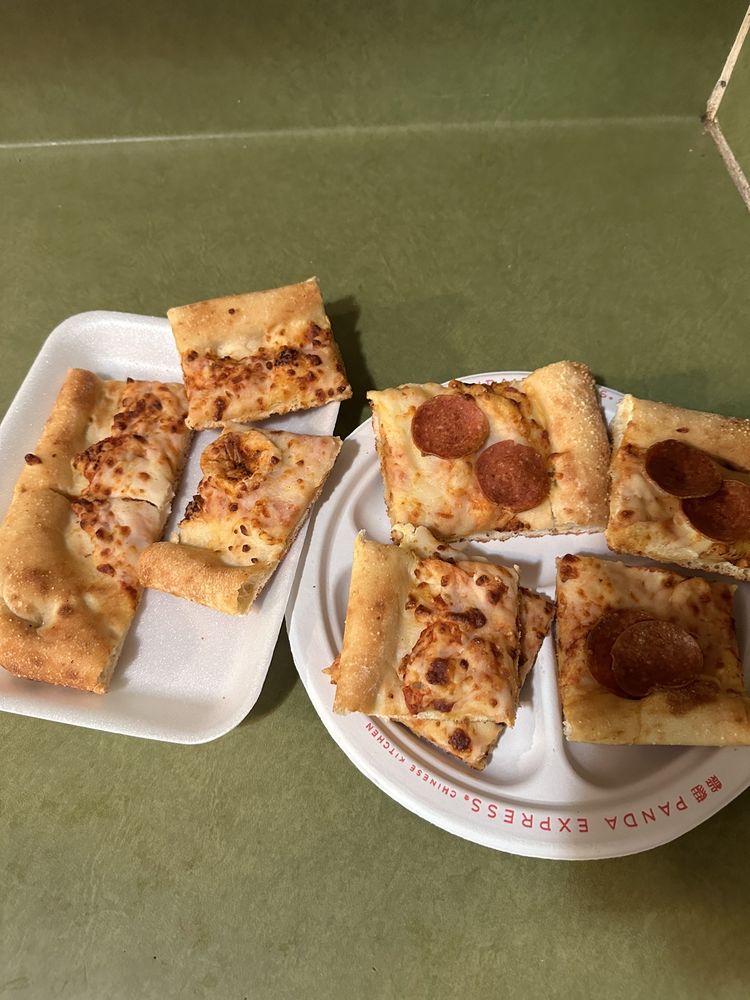 PIZZA LOCA Updated September 2024 36 Photos & 28 Reviews 5040