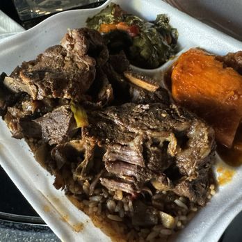 Dirty Tiff's Cafe - Beef Short Ribs - Soul Food Near Me - Chicago, Illinois