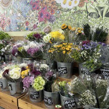 Trader Joe's - 1/2/26 Floral dept - Beer, Wine & Spirits Near Me - South Pasadena, California Trader Joe's - 1/2/26 Floral dept - Beer, Wine & Spirits Near Me - South Pasadena, California