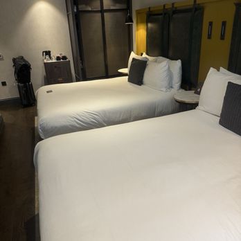 Clayton Hotel - Hotels Near Me - London, XGL