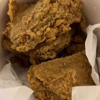 Jollibee - 6 piece chicken bucket - Fast Food Near Me - Orlando, Florida