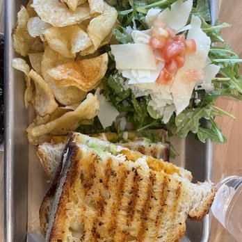 Three Birds Cafe - Spicy chicken chipotle - Cafes Near Me - Winter Garden, Florida