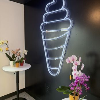 Crispy Cones - Cute entryway! - Ice Cream & Frozen Yogurt Near Me - Richmond, Virginia Crispy Cones - Cute entryway! - Ice Cream & Frozen Yogurt Near Me - Richmond, Virginia
