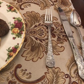 McMillan Inn - Gorgeous place settings at breakfast - Bed & Breakfast Near Me - Savannah, Georgia McMillan Inn - Gorgeous place settings at breakfast - Bed & Breakfast Near Me - Savannah, Georgia